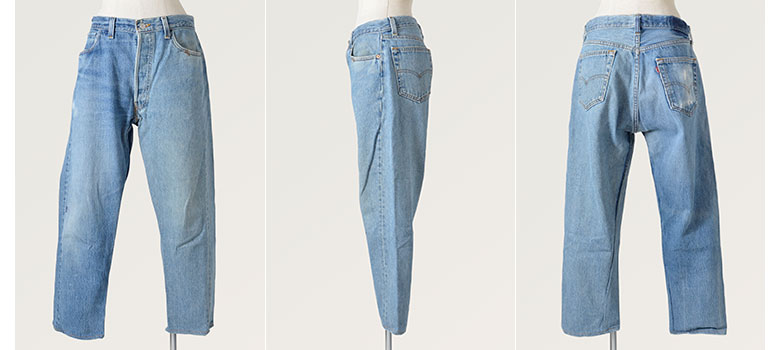 オオオオオナニー！キッチンでM字ベタ座り主婦がスプーンでまんこをいじります【高画質】