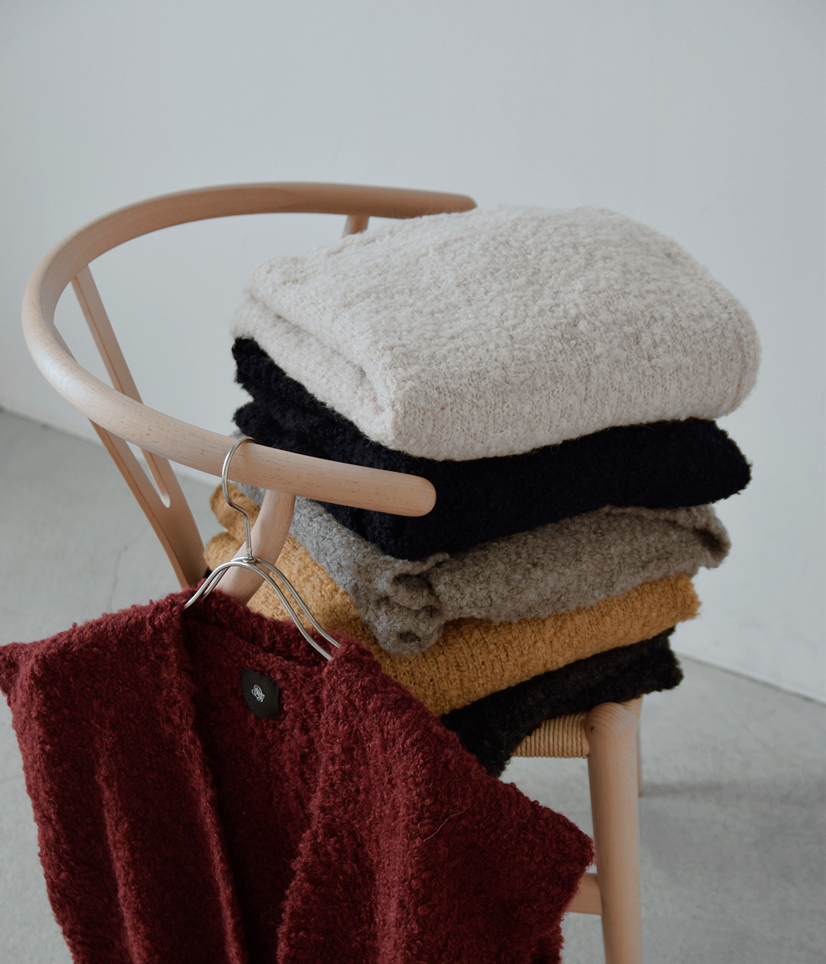 maison de soil(] h \C)3GG u[N VlbN st xXg g3GG Boucle V-neck Vest With Pinh cnmds2251a