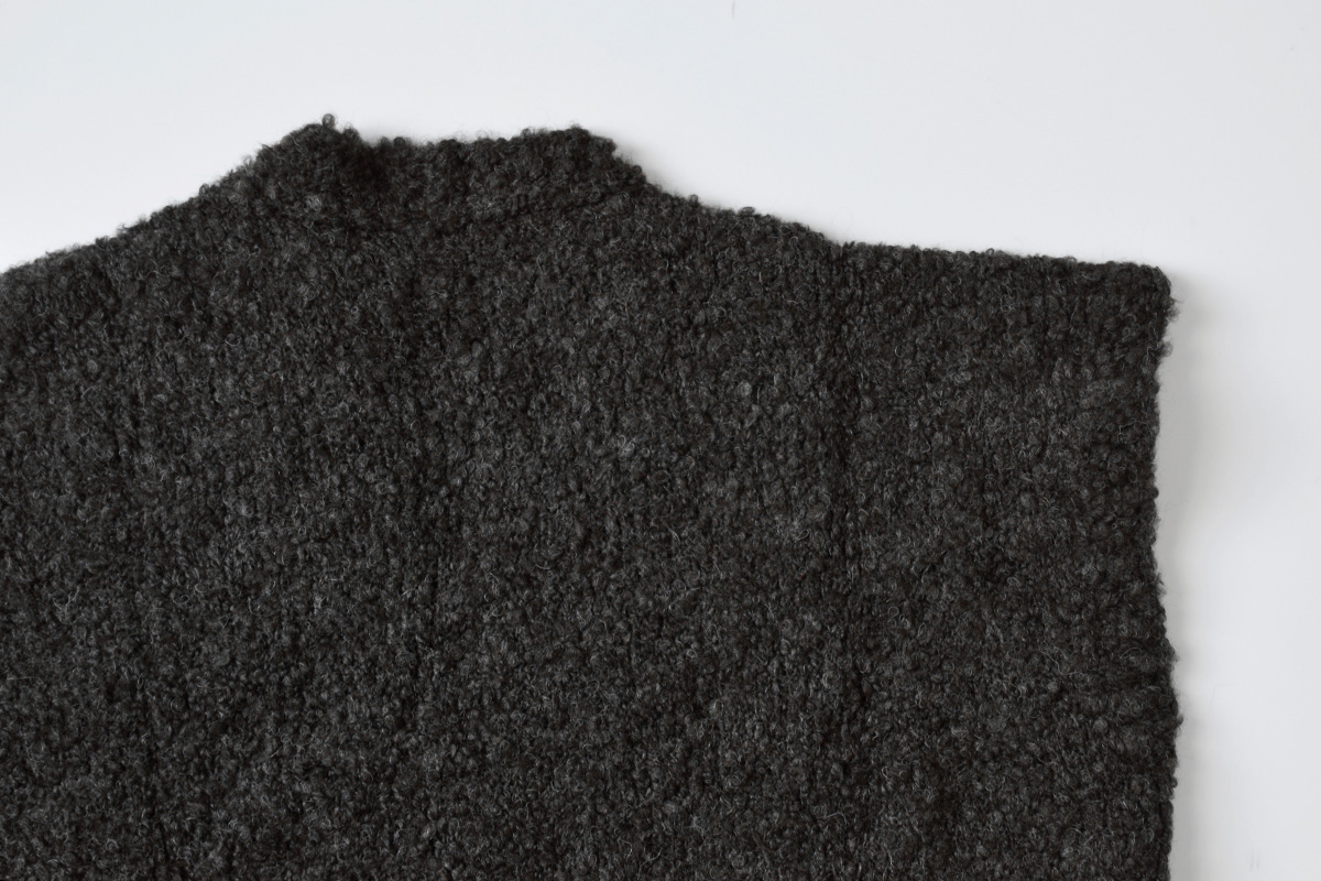 maison de soil(] h \C)3GG u[N VlbN st xXg g3GG Boucle V-neck Vest With Pinh cnmds2251a