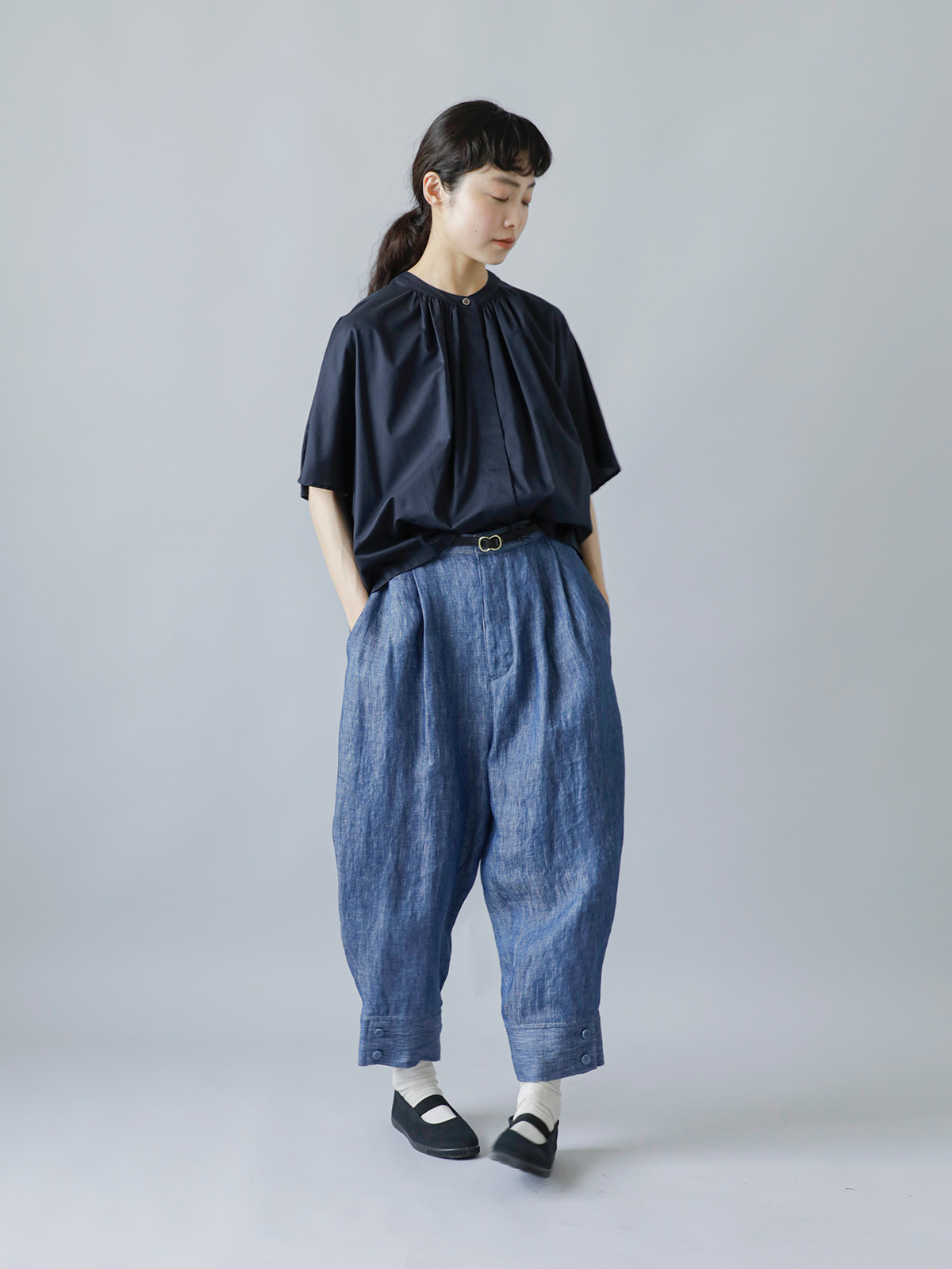 値頃 atelier バンドカラー リヨセル コットン アトリエナルセ naruse トップス