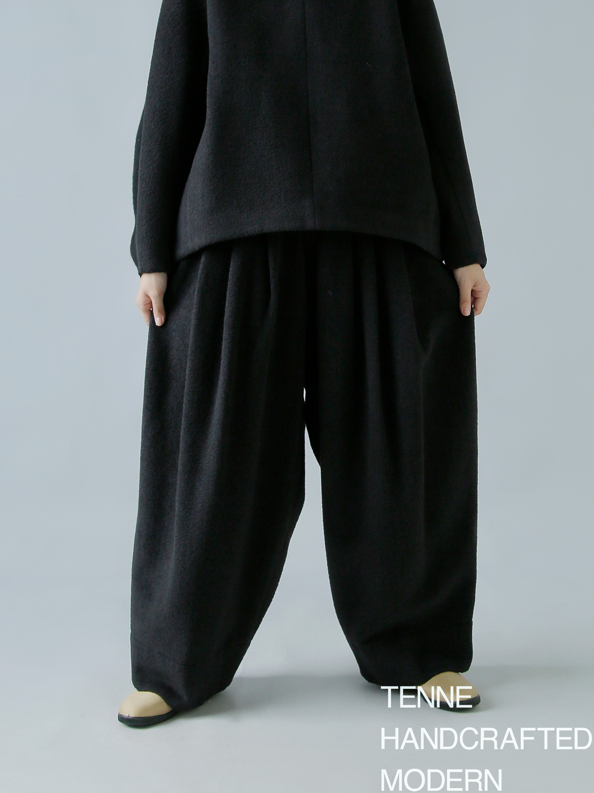 TENNE HANDCRAFTED MODERN テンハンドクラフテッドモダン ウエスト リブ ニット 3タック ワイド パンツ “waist rib  knit 3 tuck wide pants” 007o | iroma..aranciato