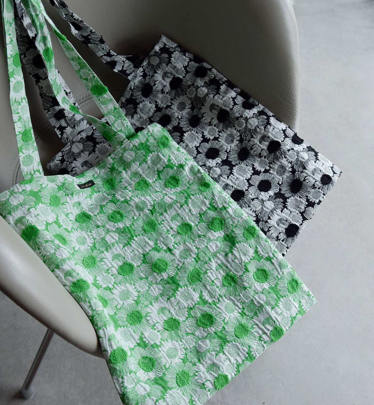 R & D.M.Co-(I[h}Ye[[)WK[h fCW[ g[gobO gJACQUARD DAISY TOTE BAGh 6920