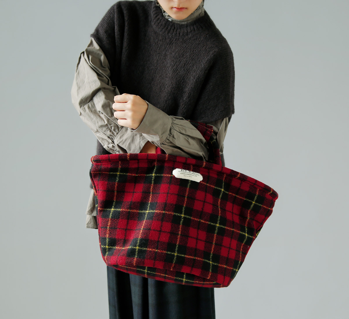 R & D.M.Co-(I[h}Ye[[)E[ ^[^ `FbN }VF obO gWOOL TARTAN CHECK MARCHE BAGh 7066