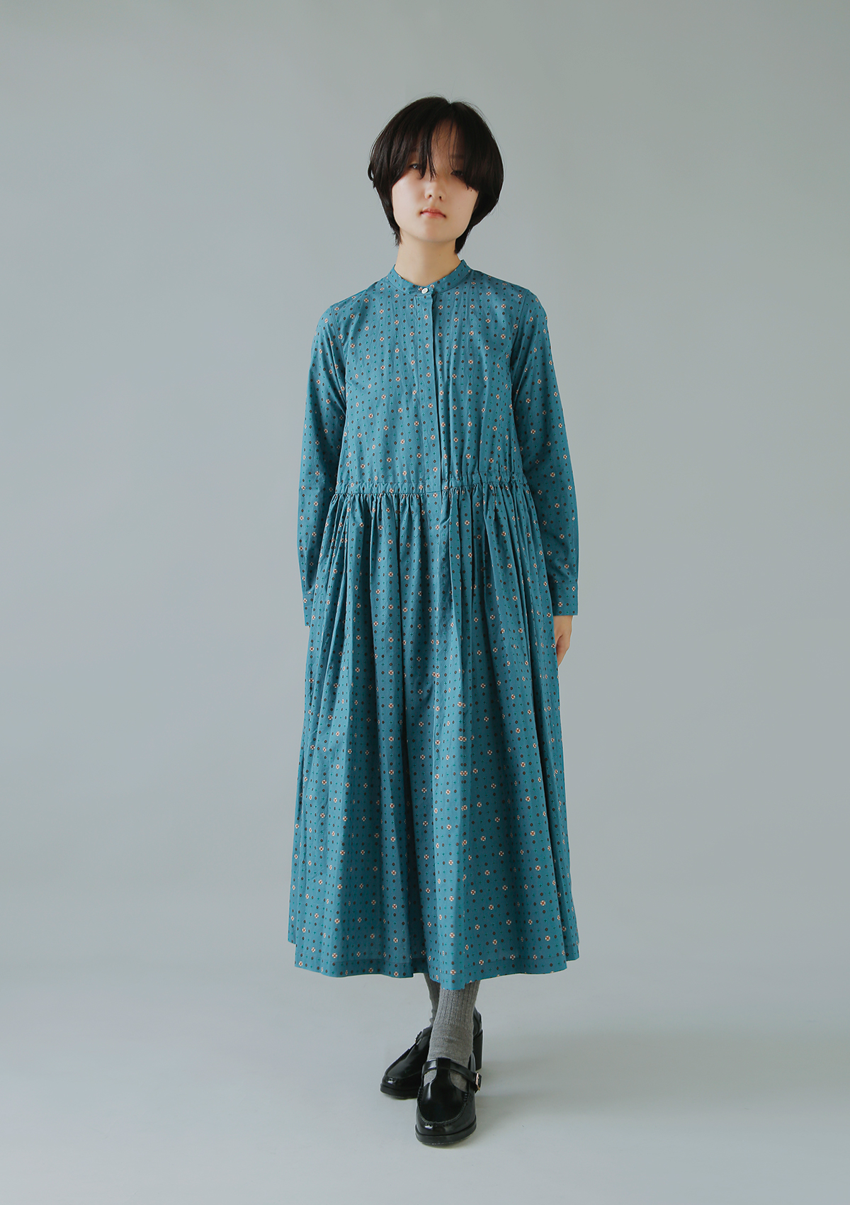 R & D.M.Co-(I[h}Ye[[)X[ `[t p^[ tg I[v hX gSMALL MOTIF PATTERN FRONT OPEN DRESSh 7098