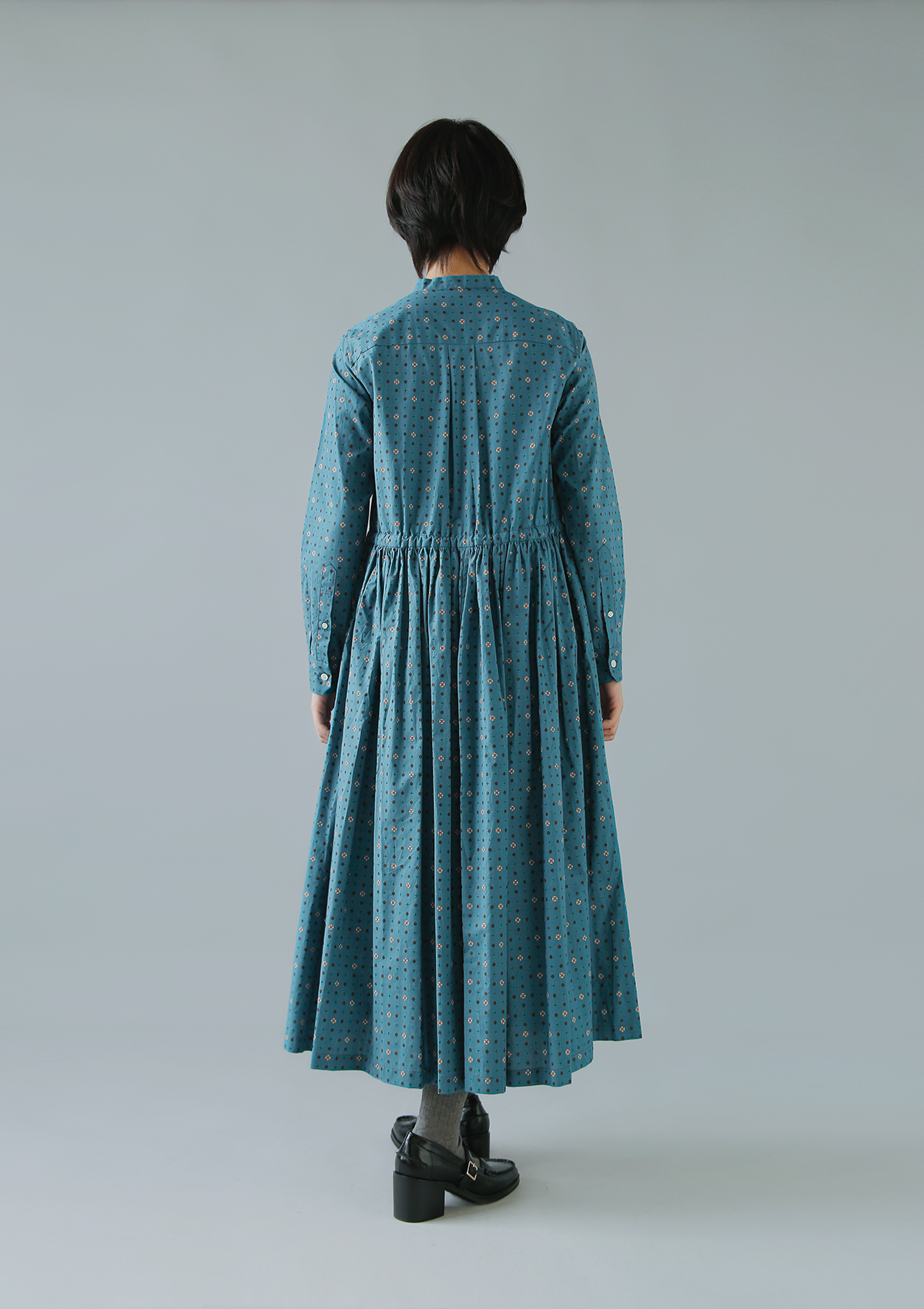 R & D.M.Co-(I[h}Ye[[)X[ `[t p^[ tg I[v hX gSMALL MOTIF PATTERN FRONT OPEN DRESSh 7098