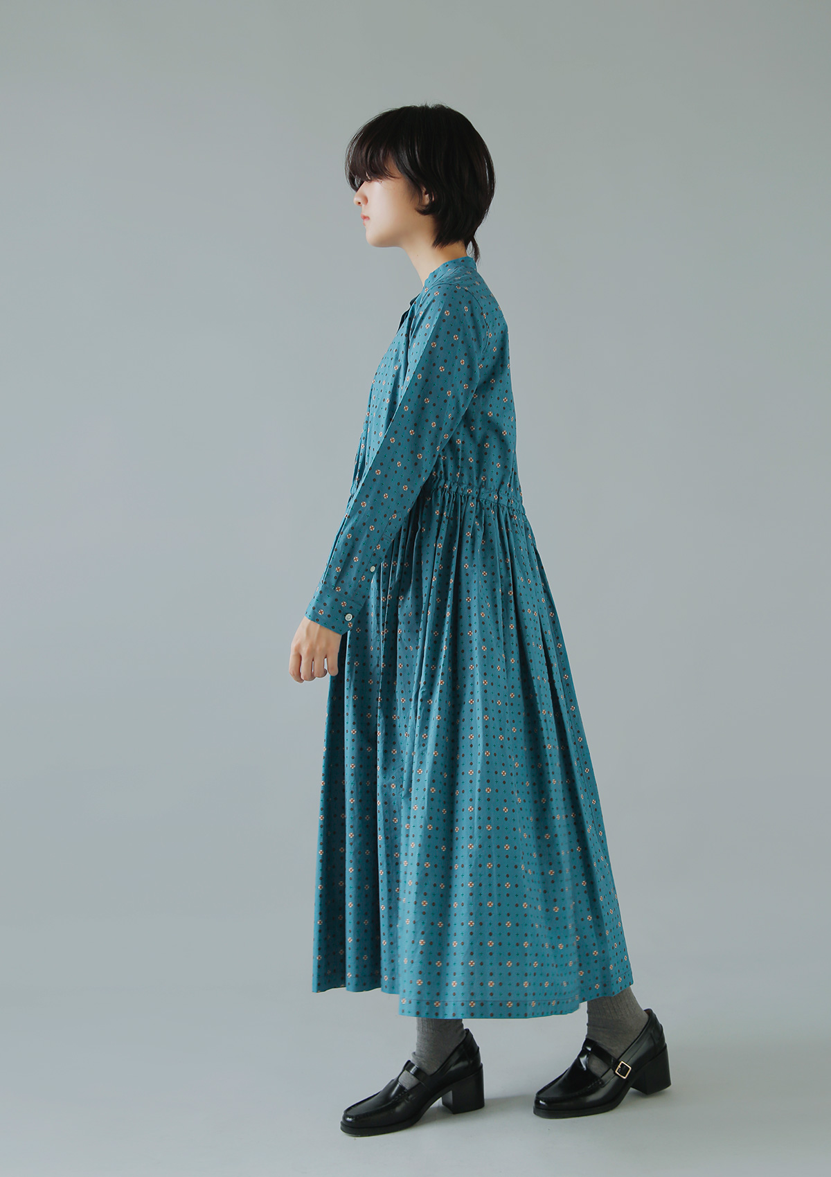 R & D.M.Co-(I[h}Ye[[)X[ `[t p^[ tg I[v hX gSMALL MOTIF PATTERN FRONT OPEN DRESSh 7098