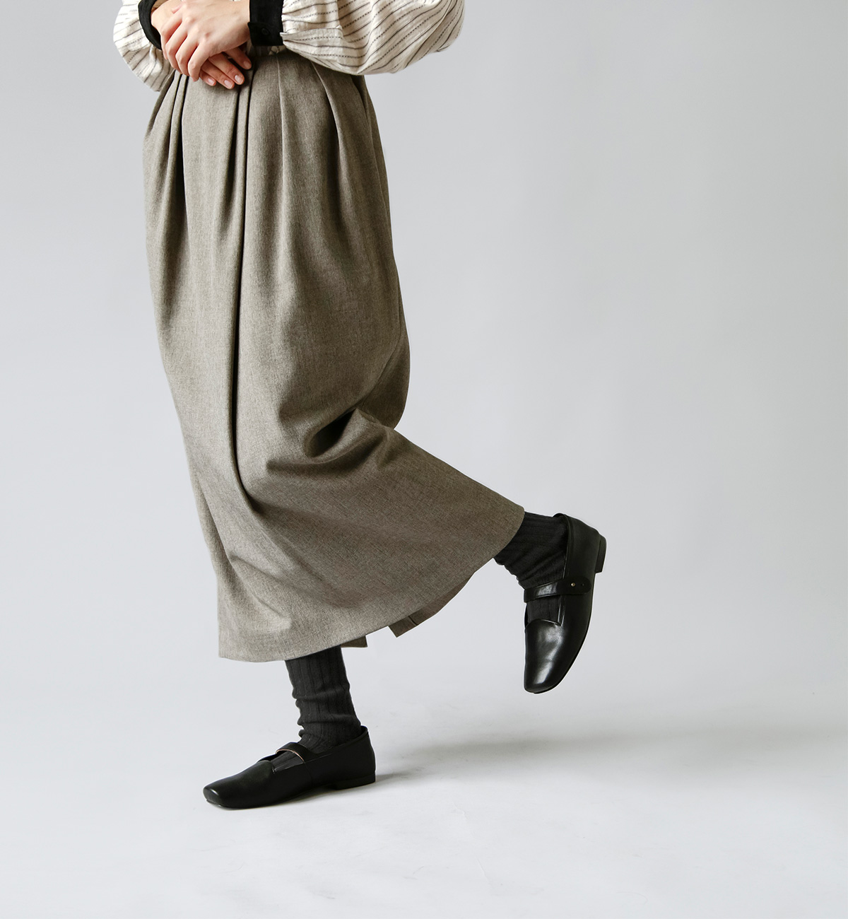 R & D.M.Co-(I[h}Ye[[)[YtBbg^Cc"LOOSE FIT TIGHTS" 3817