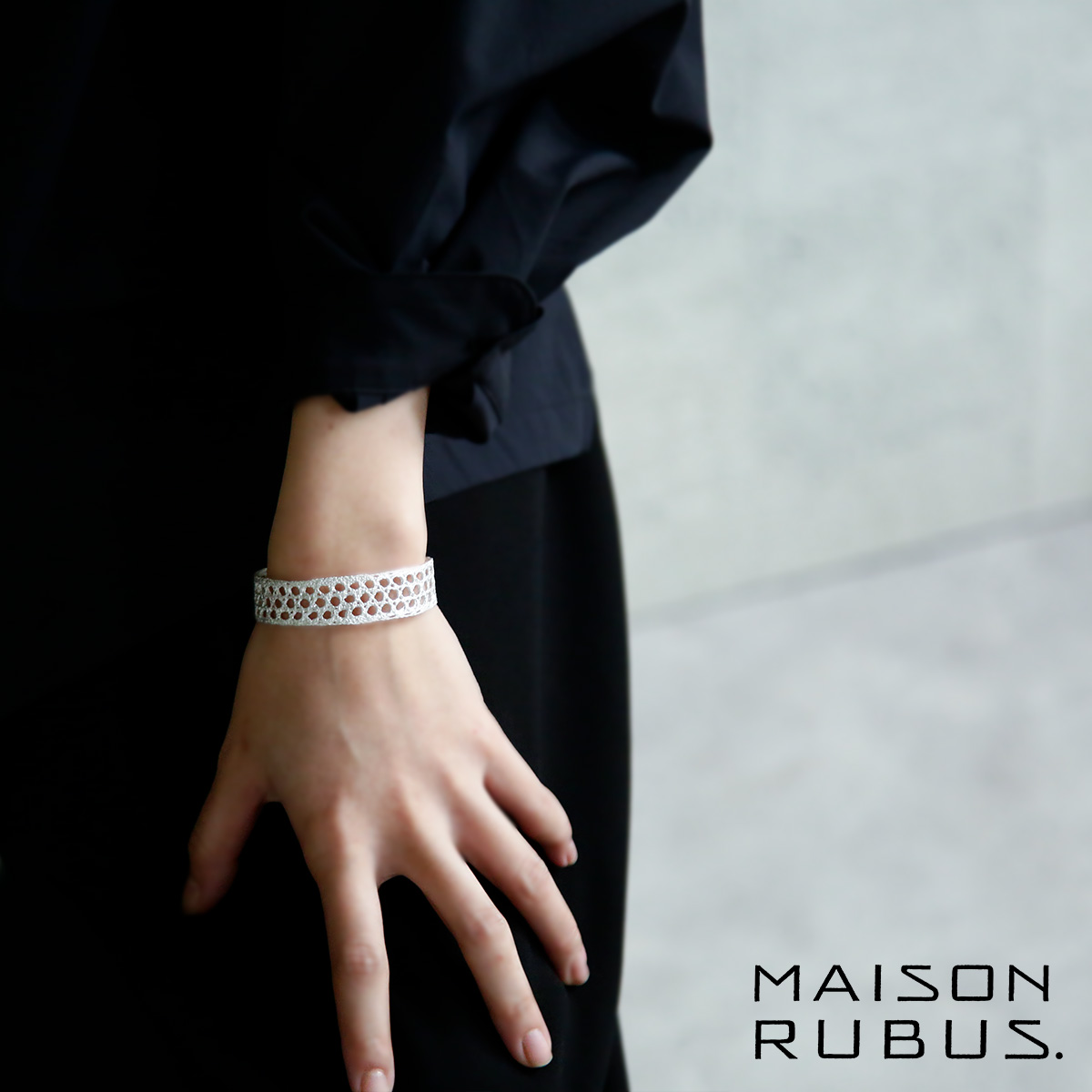 MAISON RUBUS.(][oX)RNV Vo[ [X oO L grecollection lace bangle Lh re-002