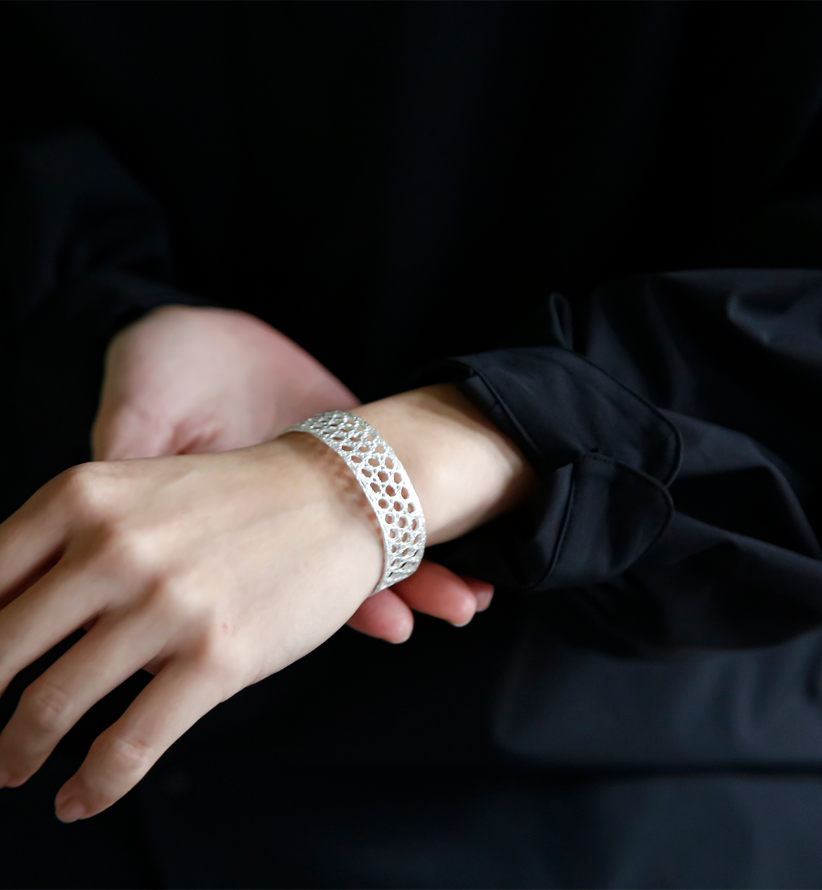 MAISON RUBUS.(][oX)RNV Vo[ [X oO L grecollection lace bangle Lh re-002