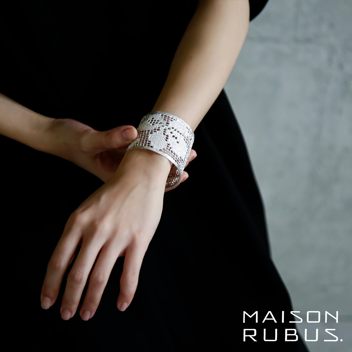 MAISON RUBUS.(][oX)RNV Vo[ [X oO LL grecollection lace bangle LLh re-003