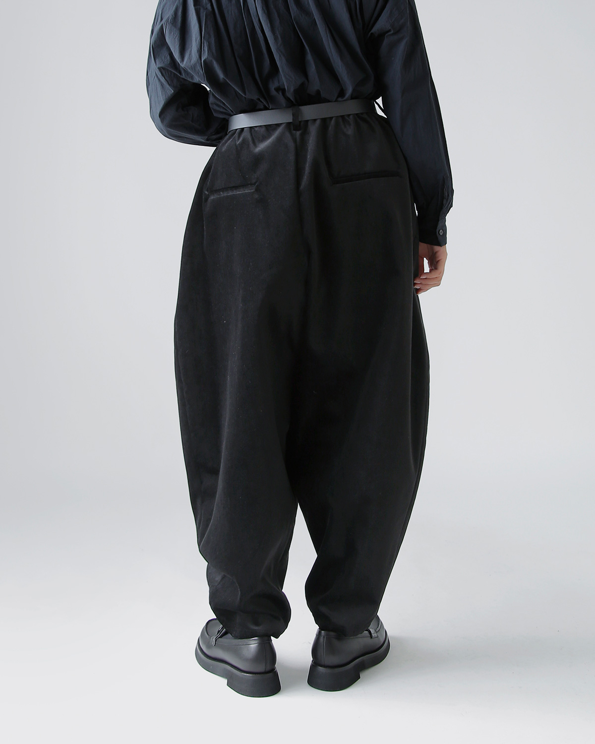 TENNE HANDCRAFTED MODERN(enhNtebh_)vXxxbg 3^bN e[p[h pc g3 tuck tapered pantsh 0028