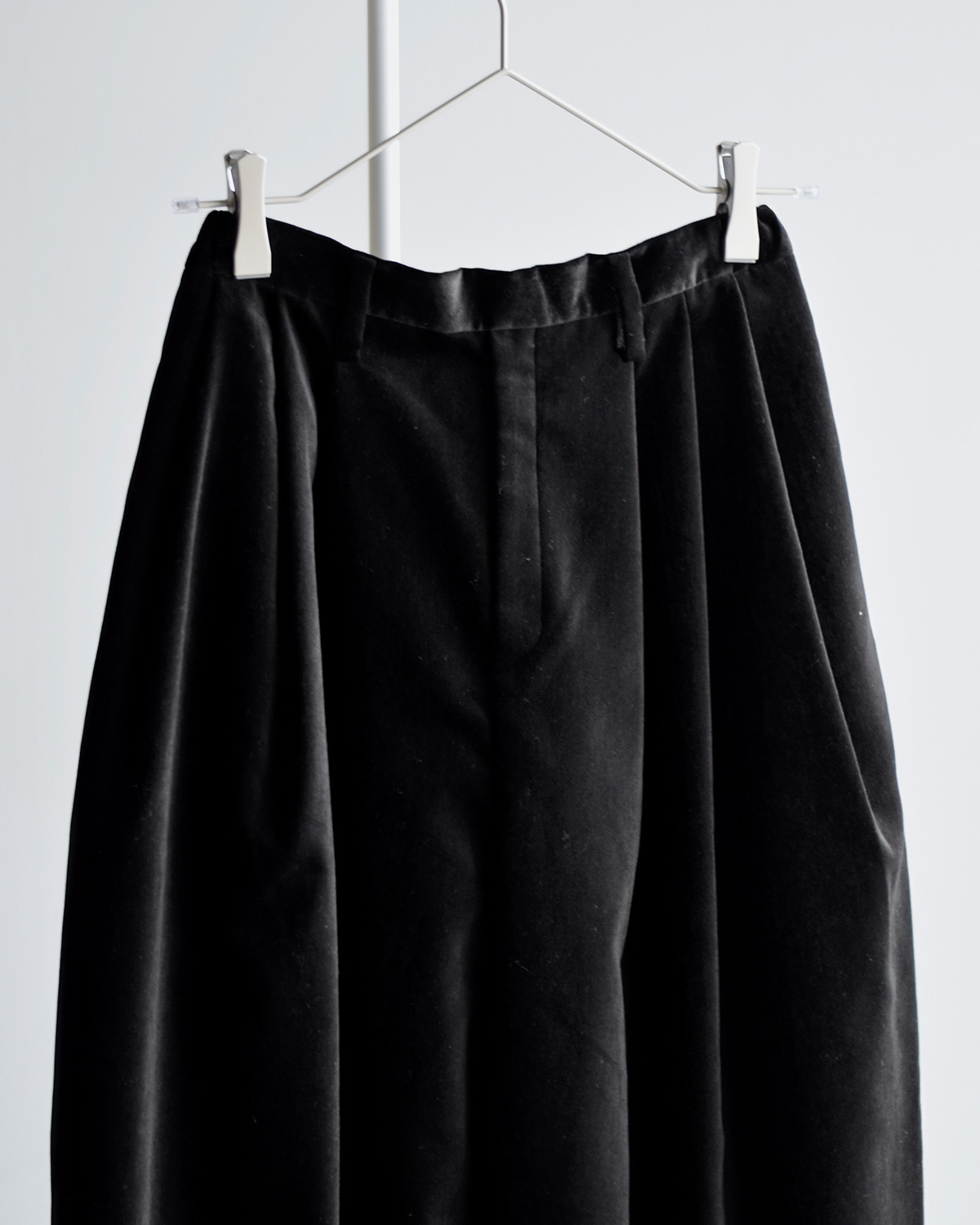 TENNE HANDCRAFTED MODERN(enhNtebh_)vXxxbg 3^bN e[p[h pc g3 tuck tapered pantsh 0028