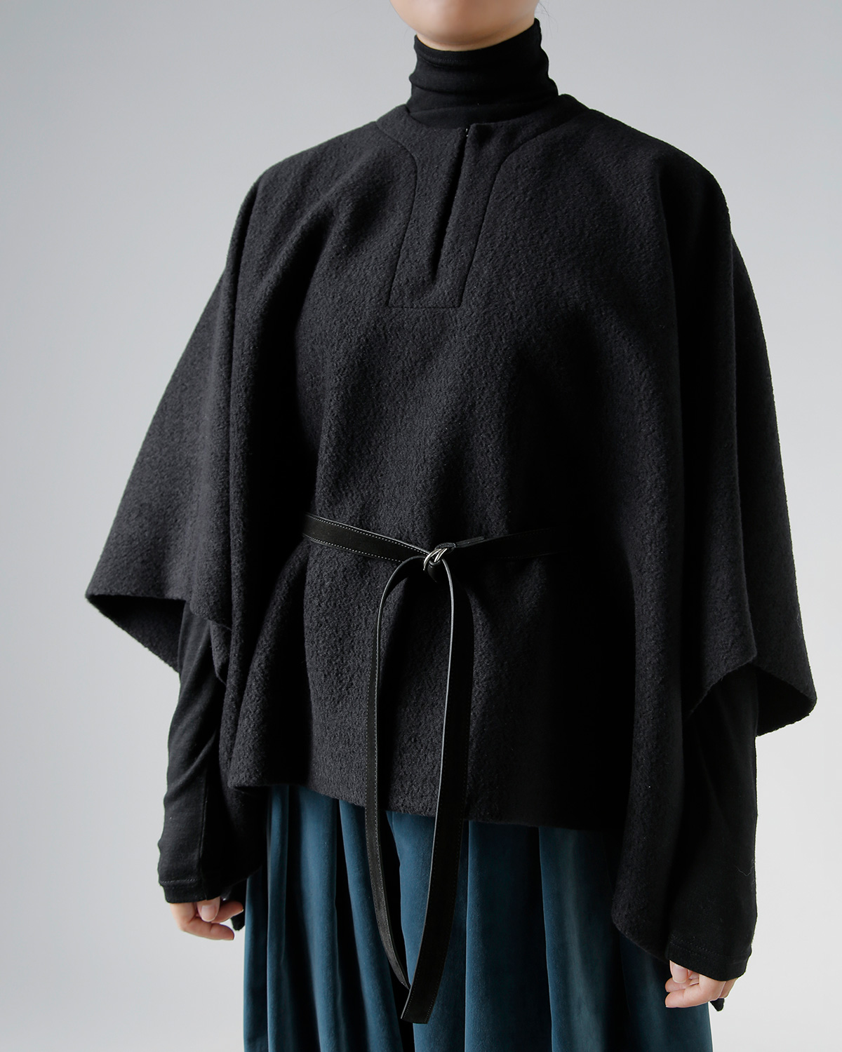 TENNE HANDCRAFTED MODERN(enhNtebh_)U[xgt AS E[ |` gangola wool ponchoh 007