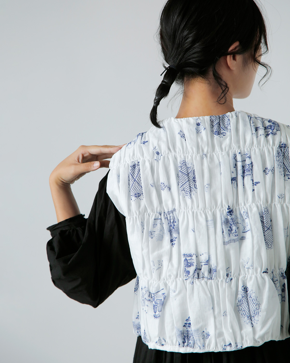 R & D.M.Co-(I[h}Ye[[)gX R[`OXeb` V[O xXg gTRELLIS COUCHING STITCH SHIRRING VESTh 7441