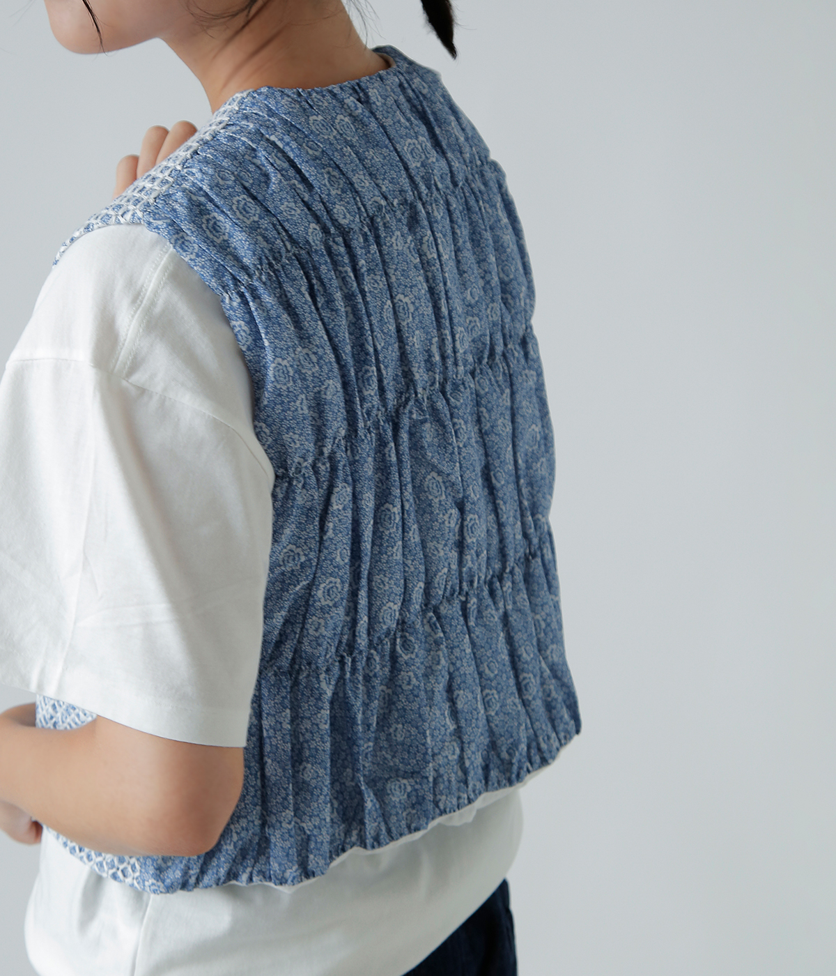R & D.M.Co-(I[h}Ye[[)gX R[`OXeb` V[O xXg gTRELLIS COUCHING STITCH SHIRRING VESTh 7441