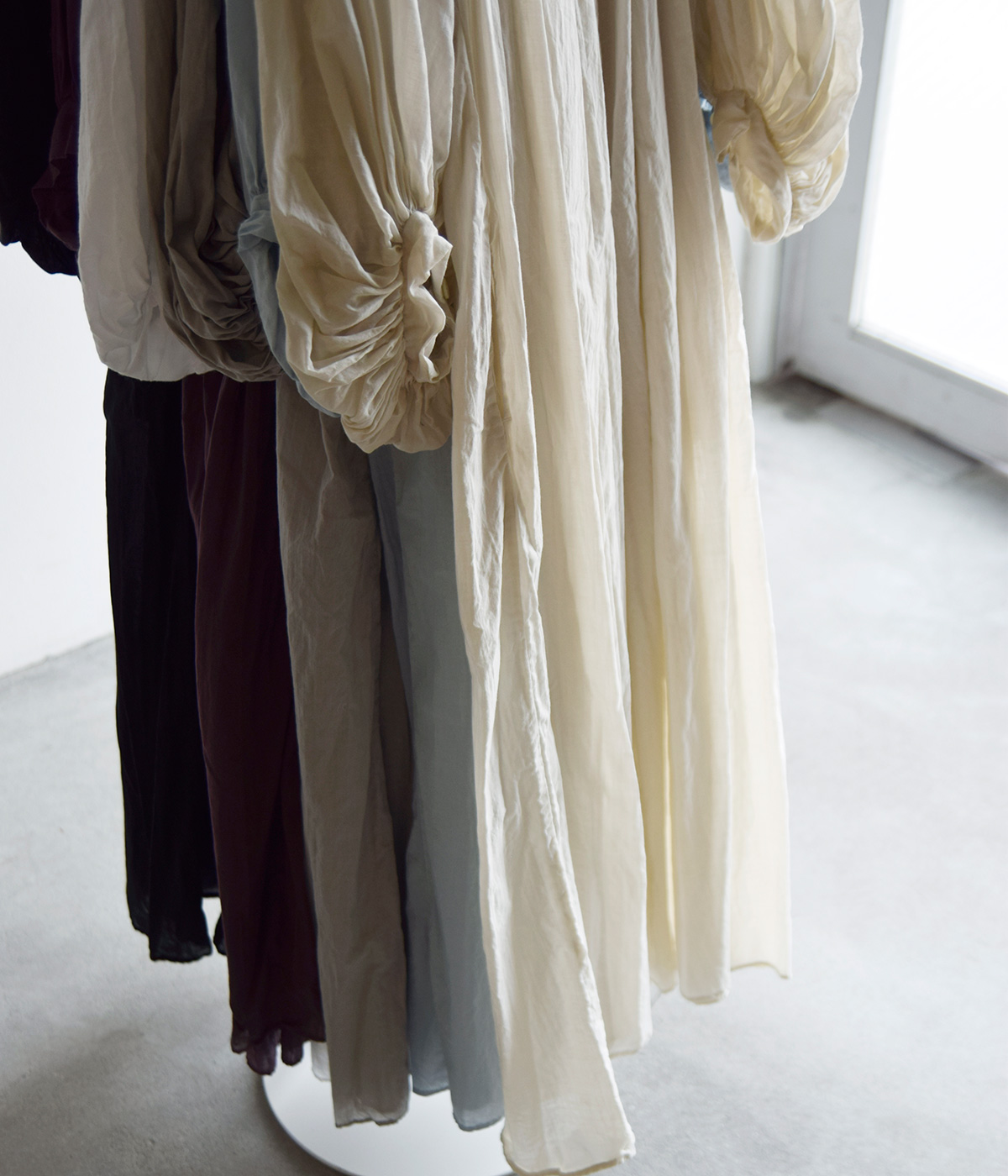 R & D.M.Co-(I[h}Ye[[)K[g_C [ XbN hX gGARMENT DYE LAWN SMOCK DRESSh 7518