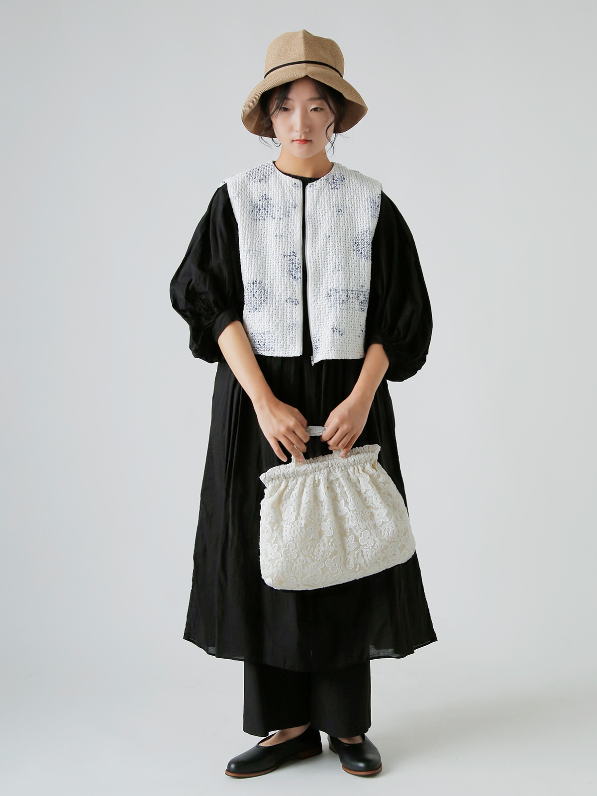 R & D.M.Co-(I[h}Ye[[)NE `[t [X obO gCROWN MOTIF LACE BAGh 7532