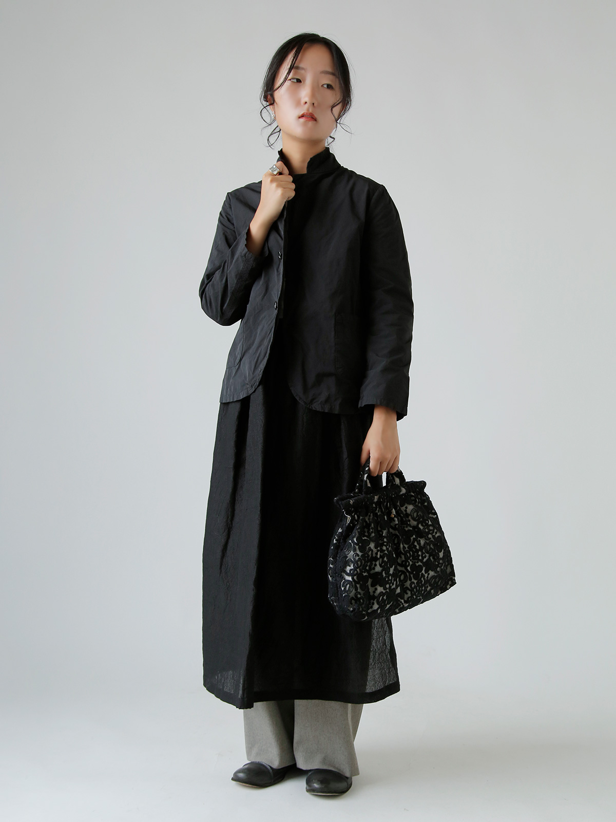 R & D.M.Co-(I[h}Ye[[)NE `[t [X obO gCROWN MOTIF LACE BAGh 7532