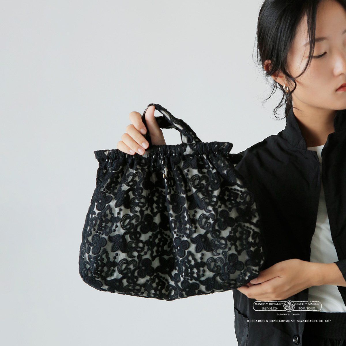 R & D.M.Co-(I[h}Ye[[)NE `[t [X obO gCROWN MOTIF LACE BAGh 7532