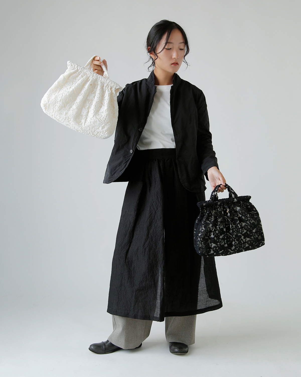R & D.M.Co-(I[h}Ye[[)NE `[t [X obO gCROWN MOTIF LACE BAGh 7532