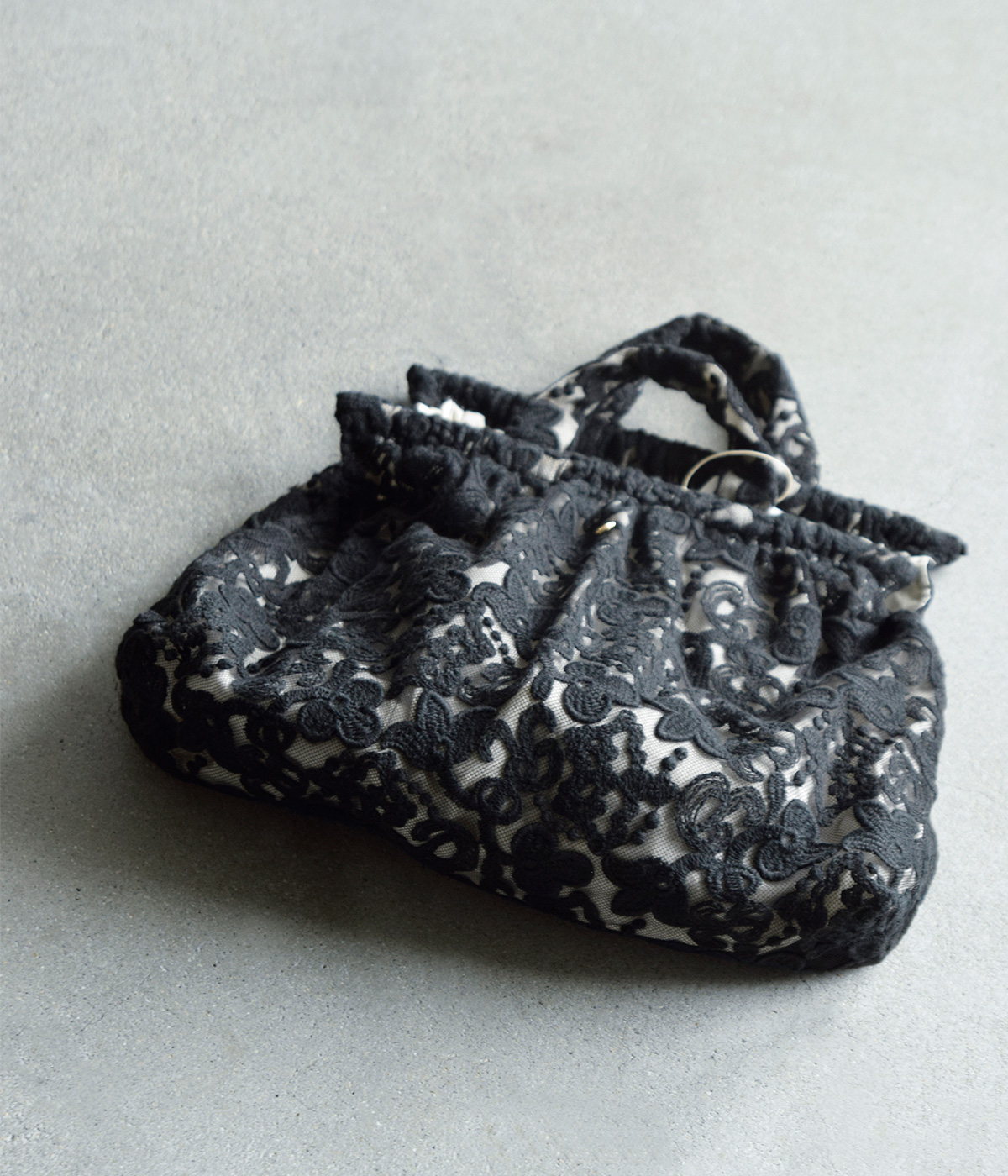 R & D.M.Co-(I[h}Ye[[)NE `[t [X obO gCROWN MOTIF LACE BAGh 7532