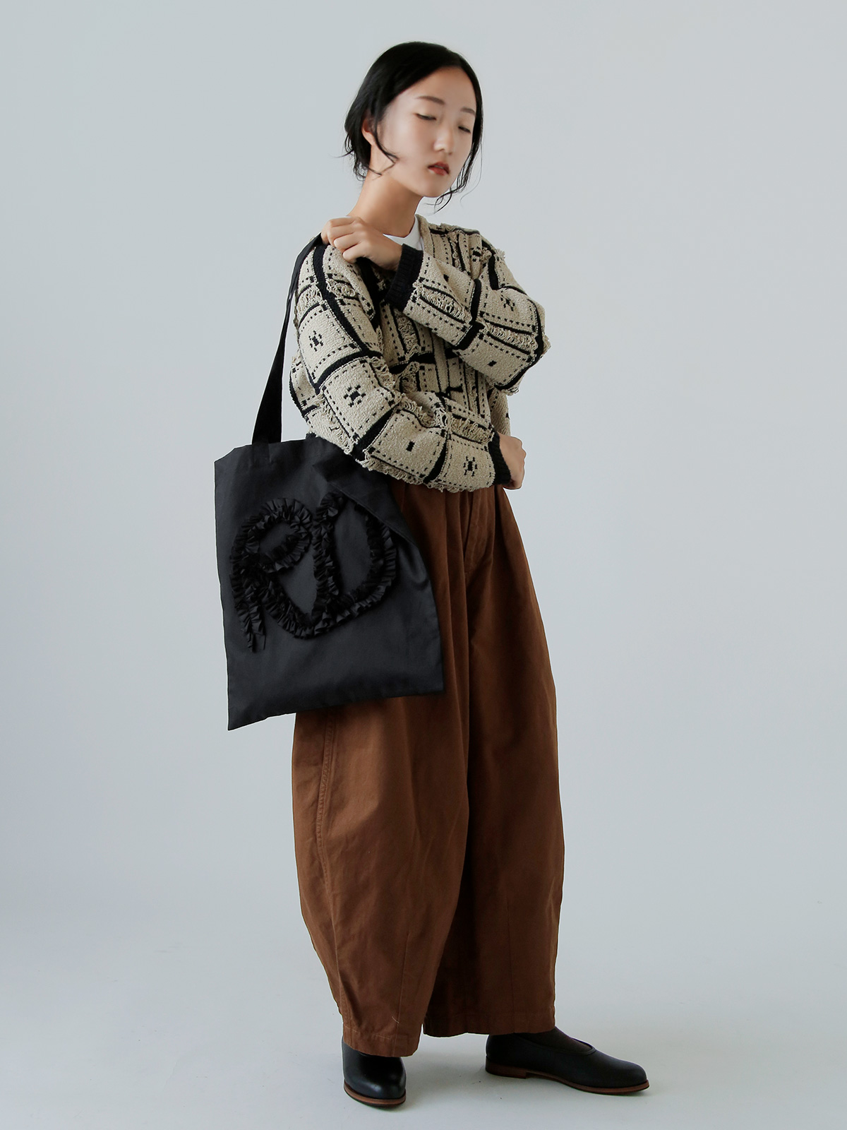 R & D.M.Co-(I[h}Ye[[)RED t GuC_[ g[g obO gRED FRILL EMBROIDERY TOTE BAGh 7625