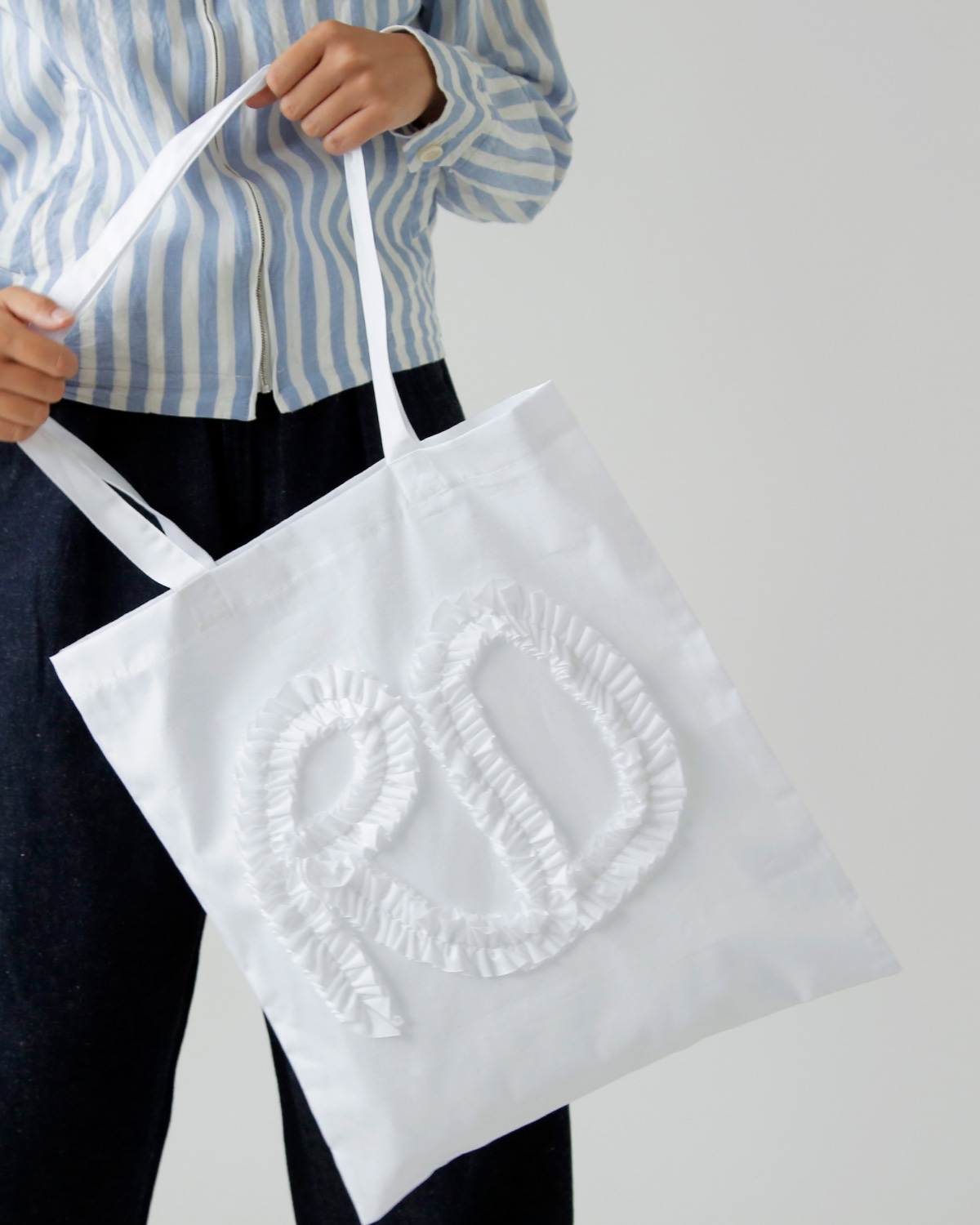 R & D.M.Co-(I[h}Ye[[)RED t GuC_[ g[g obO gRED FRILL EMBROIDERY TOTE BAGh 7625