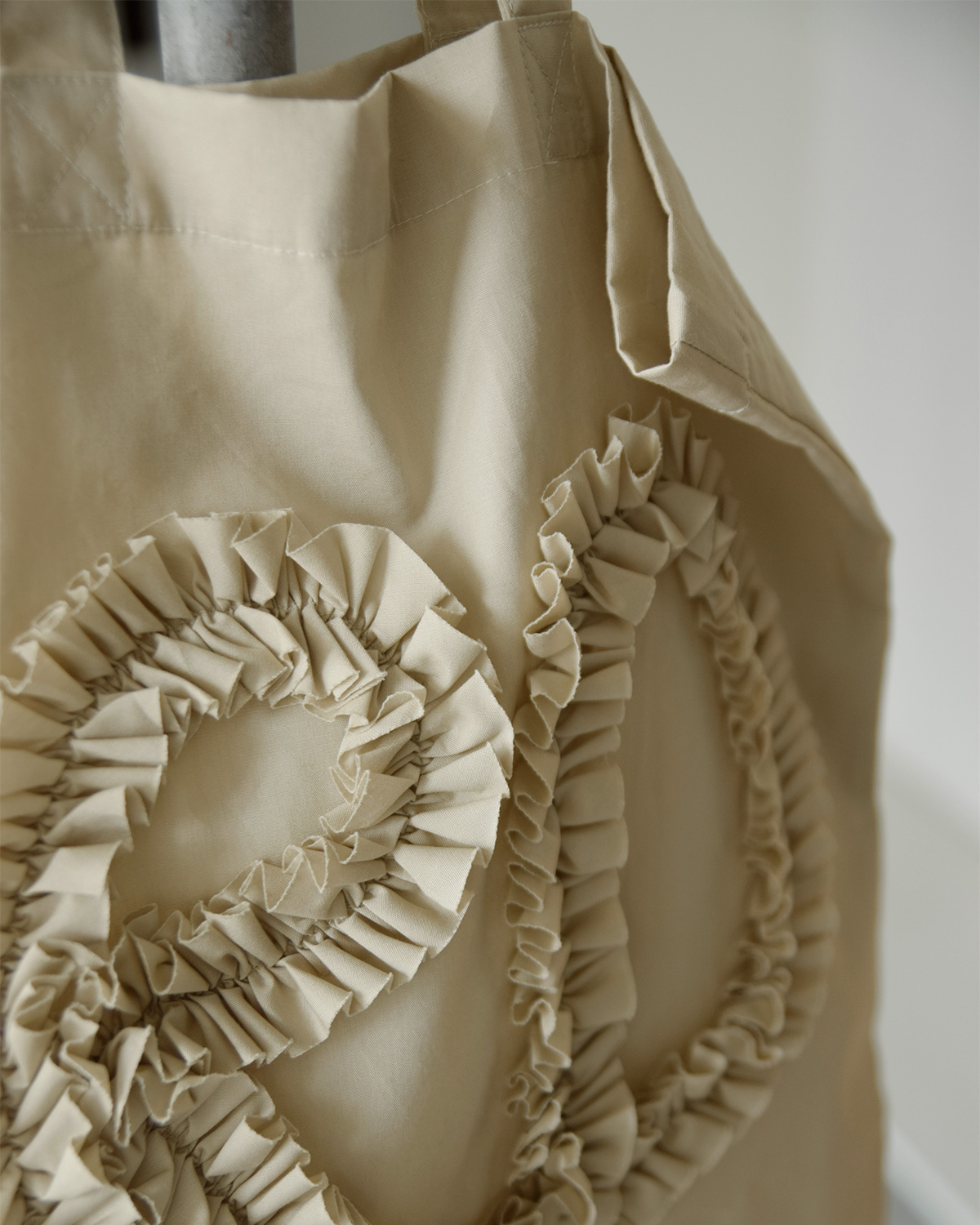 R & D.M.Co-(I[h}Ye[[)RED t GuC_[ g[g obO gRED FRILL EMBROIDERY TOTE BAGh 7625