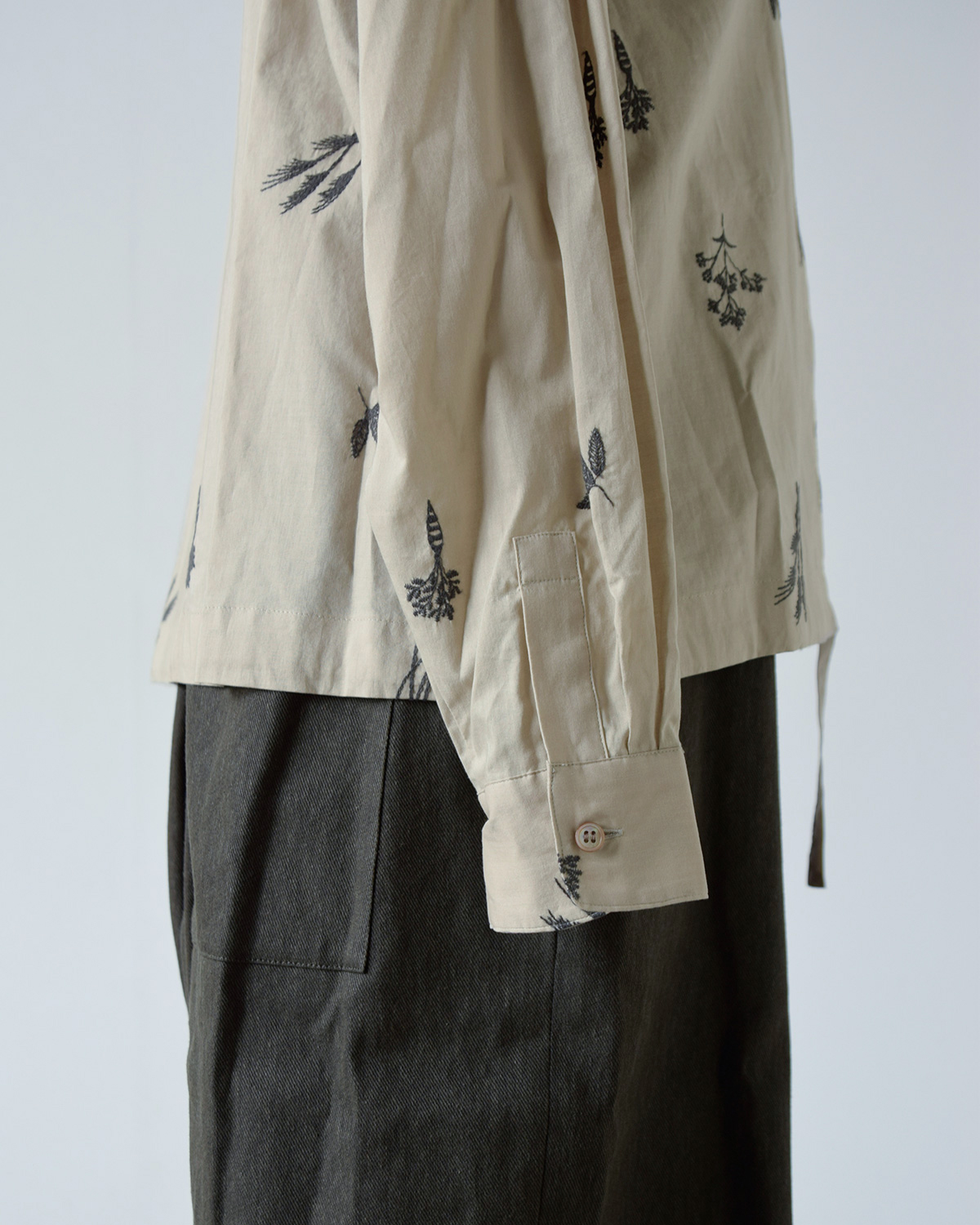 atelier naruse(AgGiZ)Rbg i uEX gwinter plantsh h02081