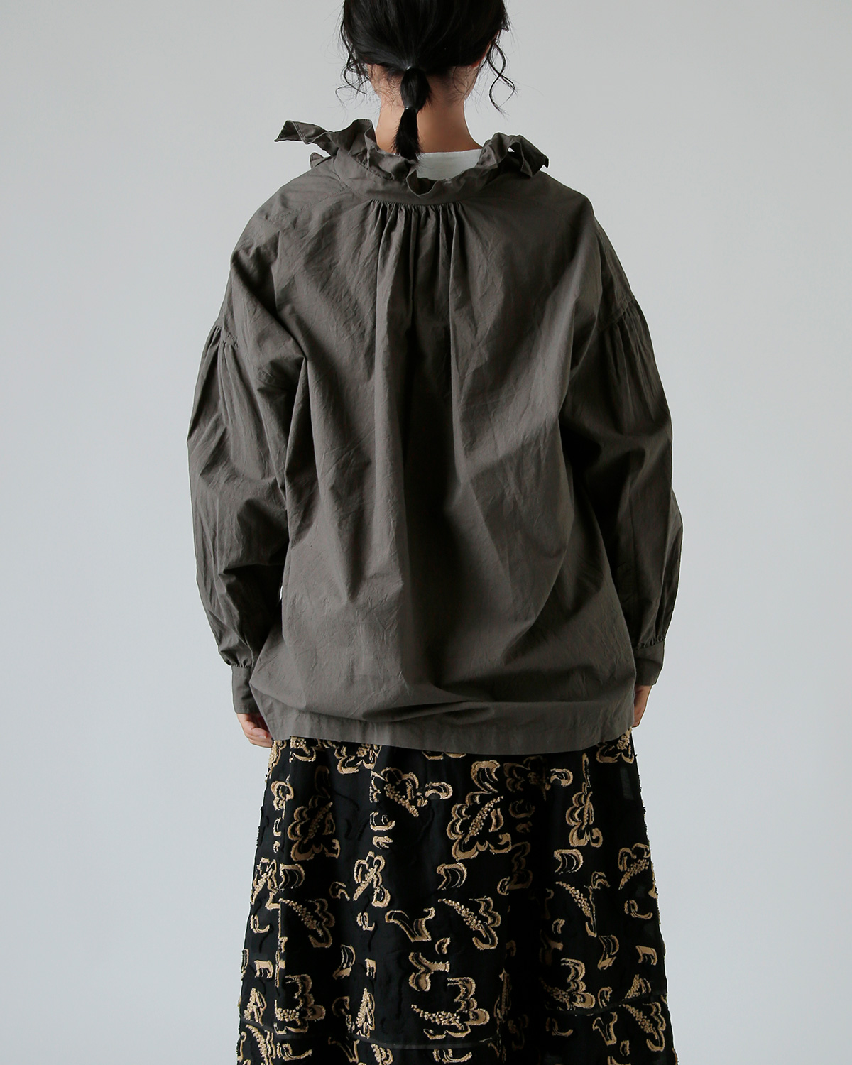 TOUJOURS(gDW[)VhE O vCh Rbg Vc gRuffle Shirth mm43es01