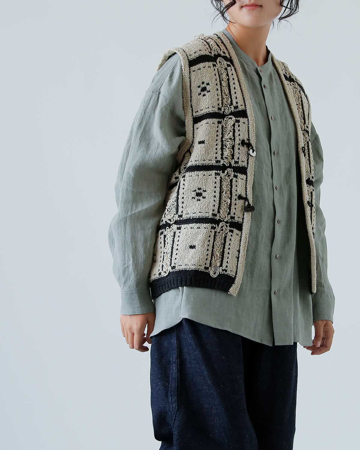 ONICA(IjJ)E[ Rbg ubNWK[h jbg xXg gBlocked Jacquard Vesth oni055