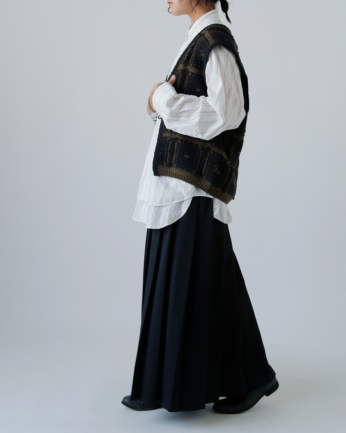 ONICA(IjJ)E[ Rbg ubNWK[h jbg xXg gBlocked Jacquard Vesth oni055