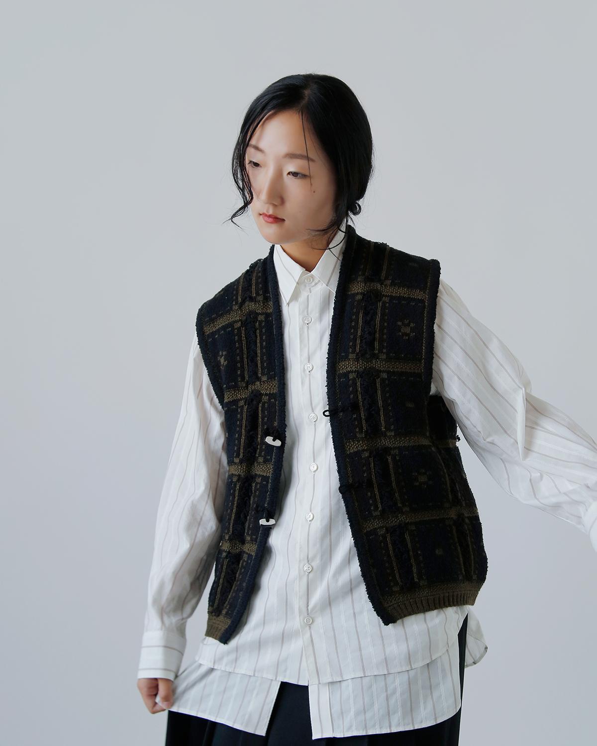 ONICA(IjJ)E[ Rbg ubNWK[h jbg xXg gBlocked Jacquard Vesth oni055