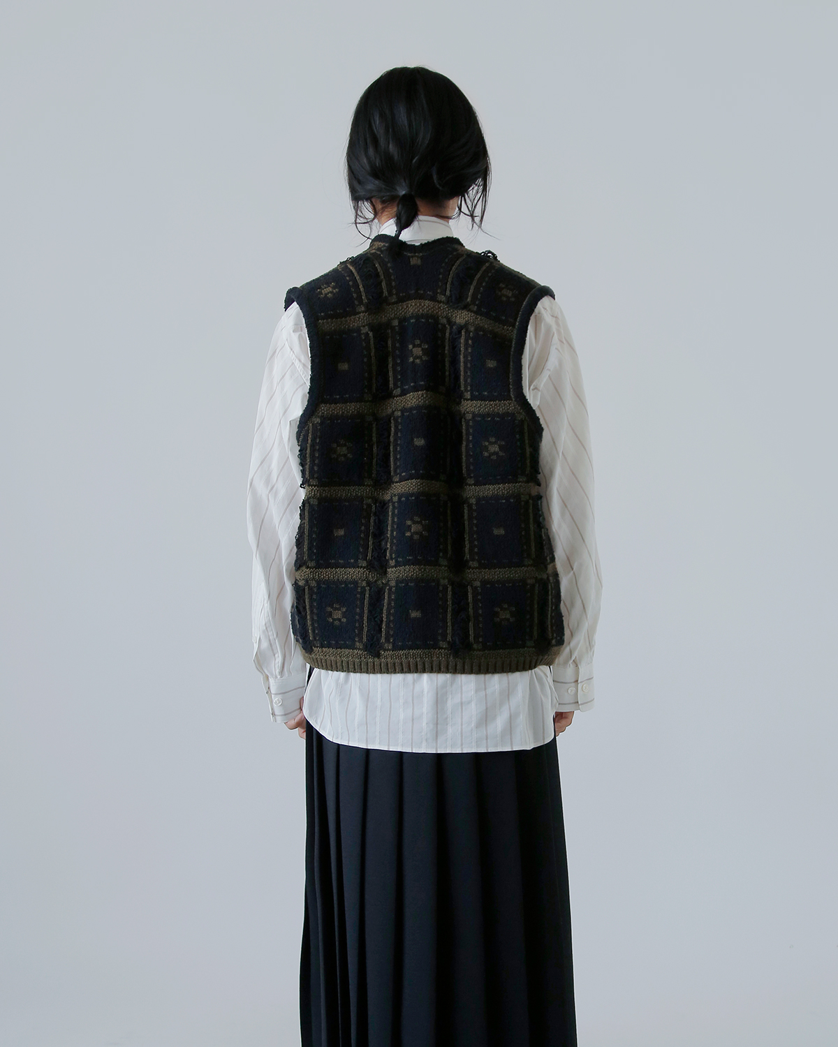 ONICA(IjJ)E[ Rbg ubNWK[h jbg xXg gBlocked Jacquard Vesth oni055