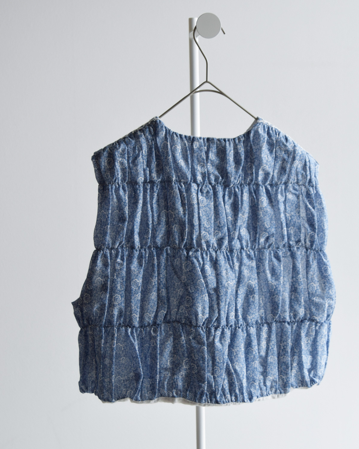 R & D.M.Co-(I[h}Ye[[)gX R[`OXeb` V[O xXg gTRELLIS COUCHING STITCH SHIRRING VESTh 7441