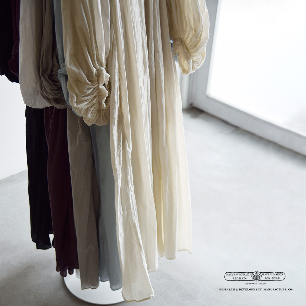 R & D.M.Co-(I[h}Ye[[)K[g_C [ XbN hX gGARMENT DYE LAWN SMOCK DRESSh 7518