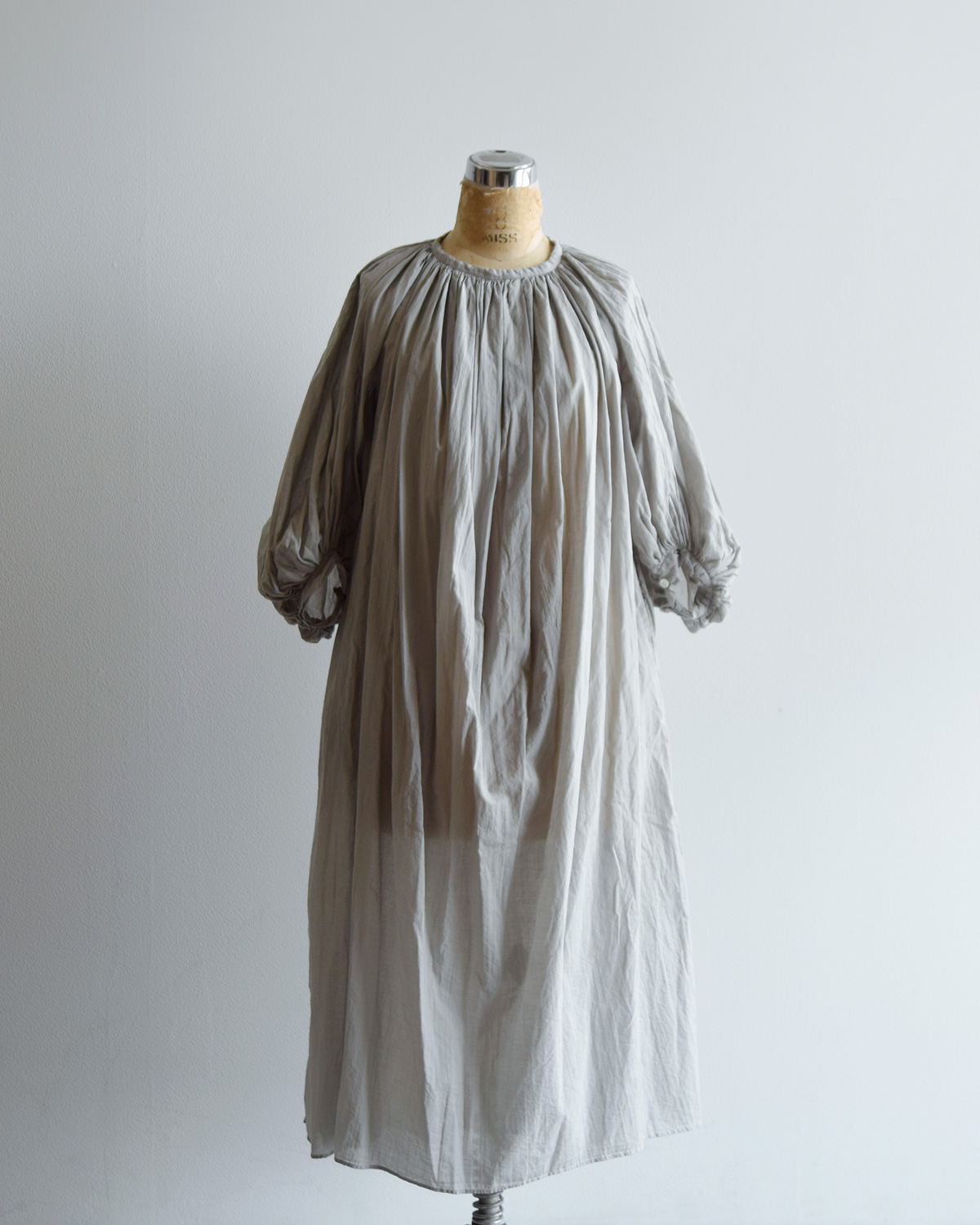 R & D.M.Co-(I[h}Ye[[)K[g_C [ XbN hX gGARMENT DYE LAWN SMOCK DRESSh 7518