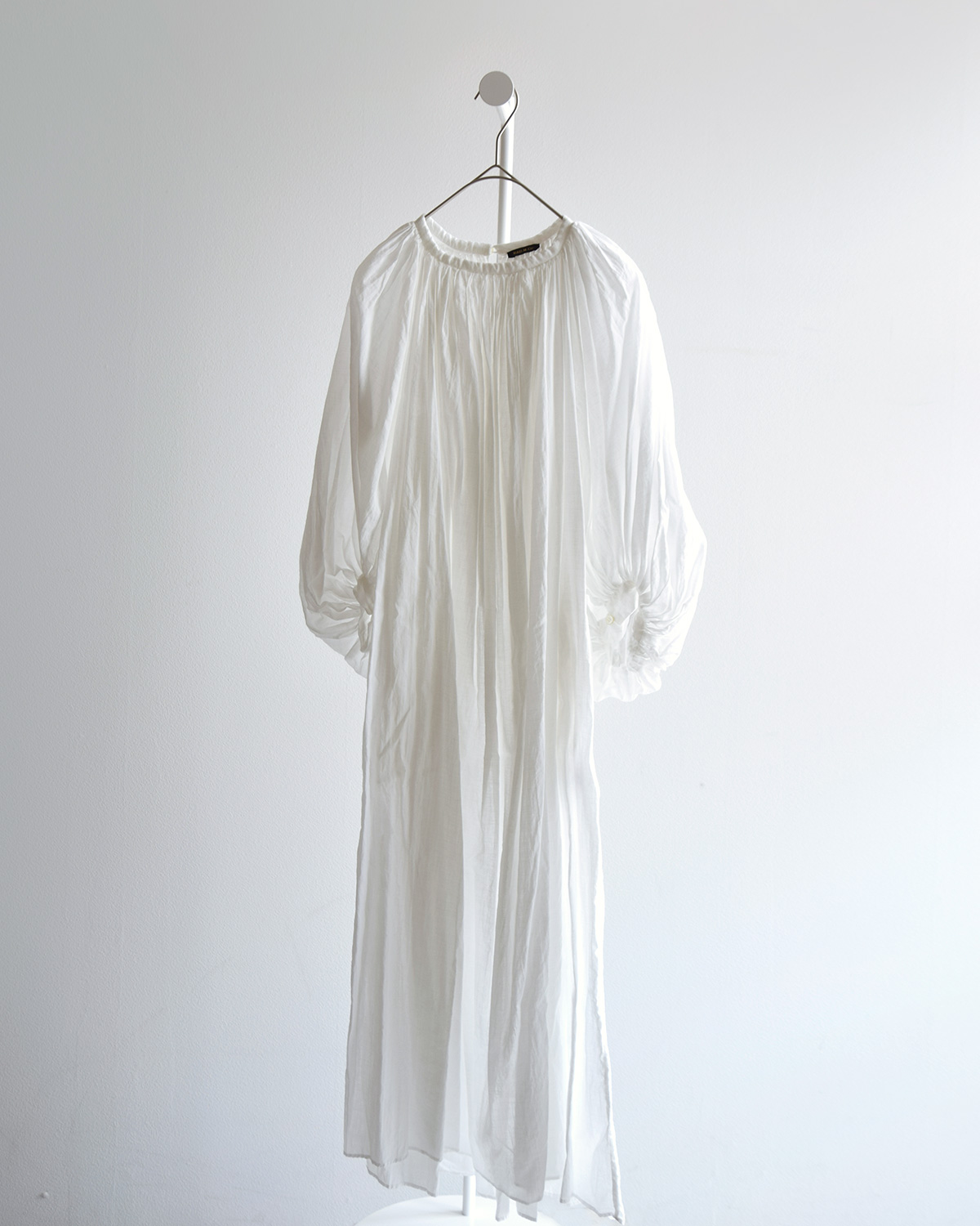 R & D.M.Co-(I[h}Ye[[)K[g_C [ XbN hX gGARMENT DYE LAWN SMOCK DRESSh 7518