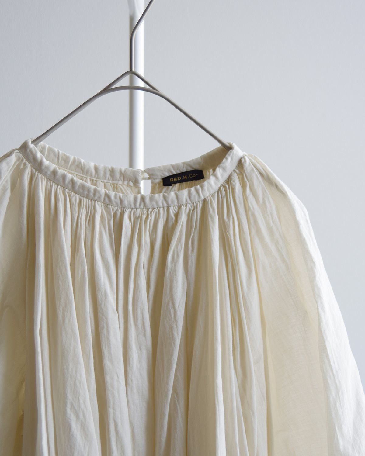 R & D.M.Co-(I[h}Ye[[)K[g_C [ XbN hX gGARMENT DYE LAWN SMOCK DRESSh 7518