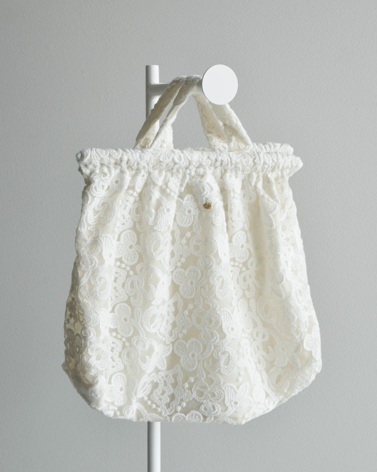 R & D.M.Co-(I[h}Ye[[)NE `[t [X obO gCROWN MOTIF LACE BAGh 7532