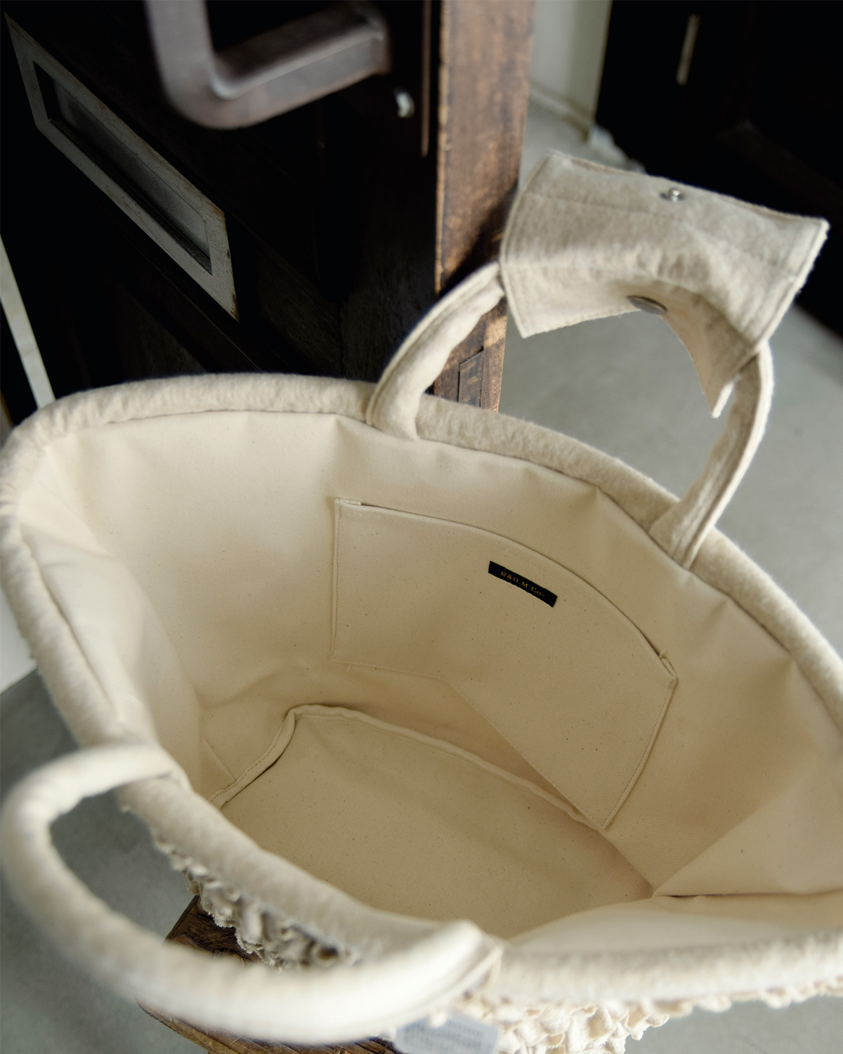 R & D.M.Co-(I[h}Ye[[)Rbg E[ t }VF obO S gC/W FRILL MARCHE BAG Sh 7706