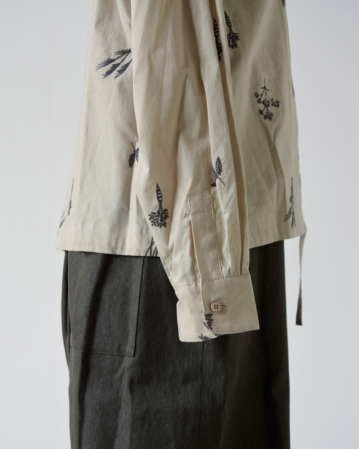 atelier naruse(AgGiZ)Rbg i uEX gwinter plantsh h02081