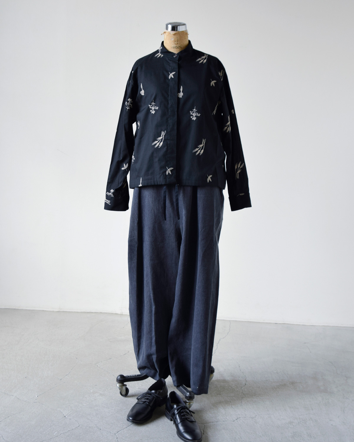 atelier naruse(AgGiZ)Rbg i uEX gwinter plantsh h02081
