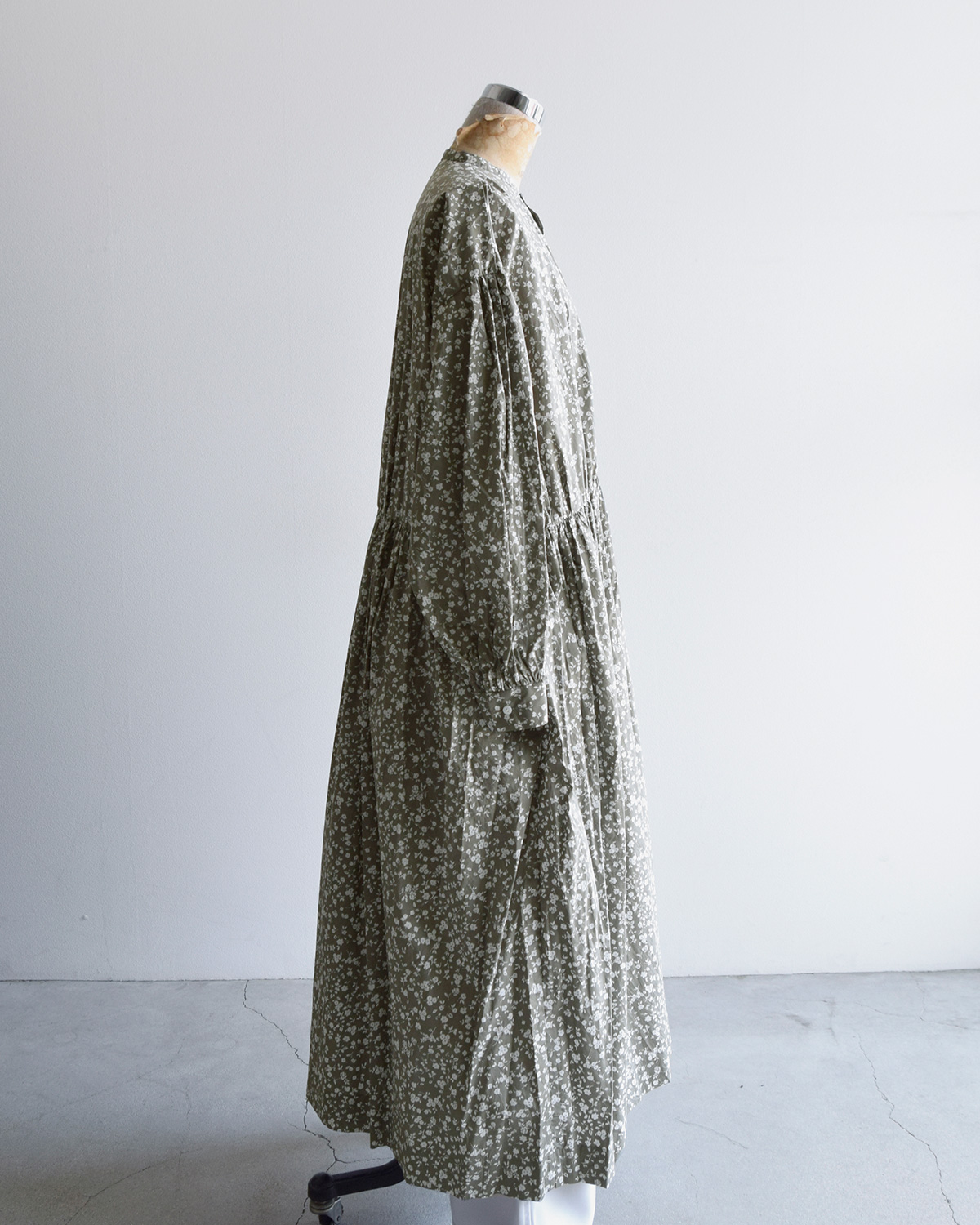TOUJOURS(gDW[)t[vg Rbg Xgb` hX gClassic Gathered Dressh ym43fd03