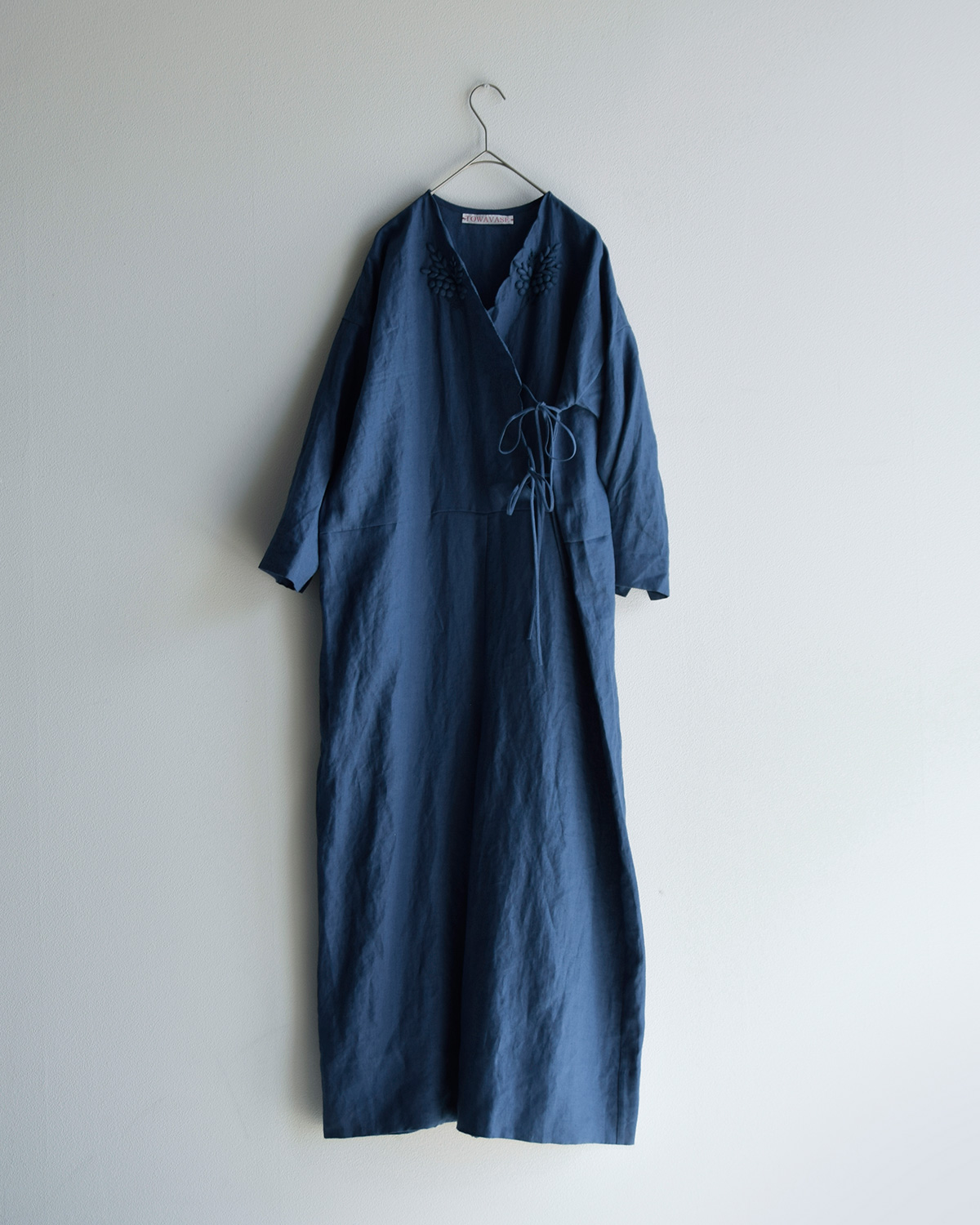 towavaseカシュクールvon voyageオールインワン黒 towavaseカシュクールvon voyageオールインワン黒 TOWAVASE