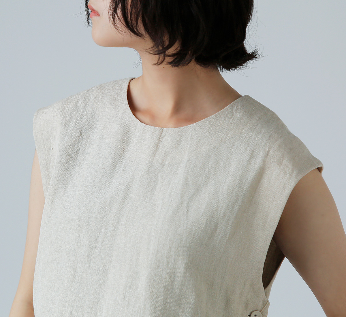 R & D.M.Co-(I[h}Ye[[)t fR[V {^ ru gFRILL DECOLATION BUTTON BIBh 7316