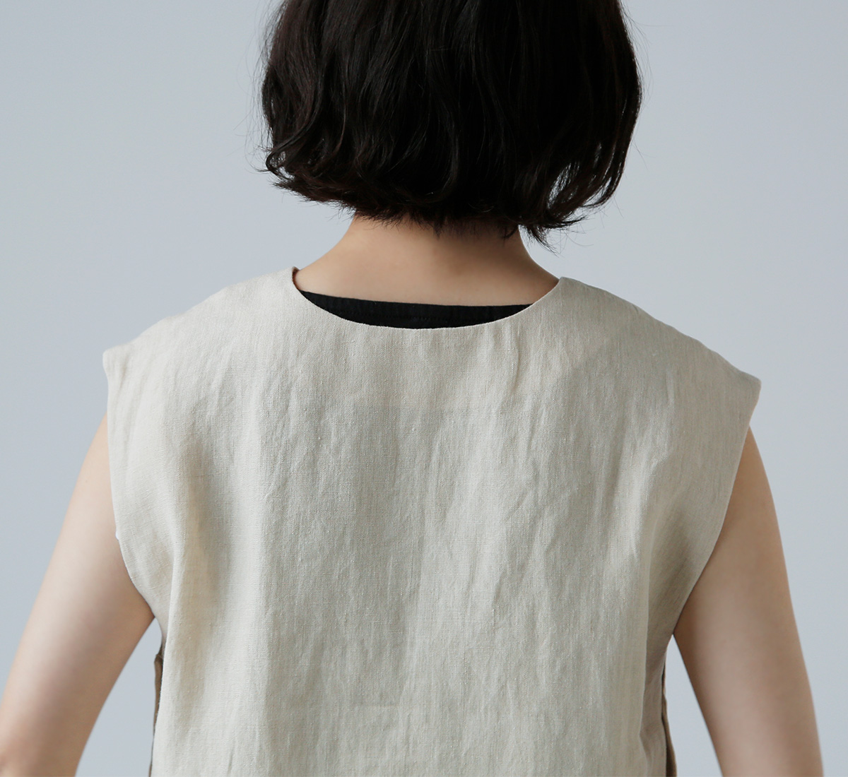 R & D.M.Co-(I[h}Ye[[)t fR[V {^ ru gFRILL DECOLATION BUTTON BIBh 7316
