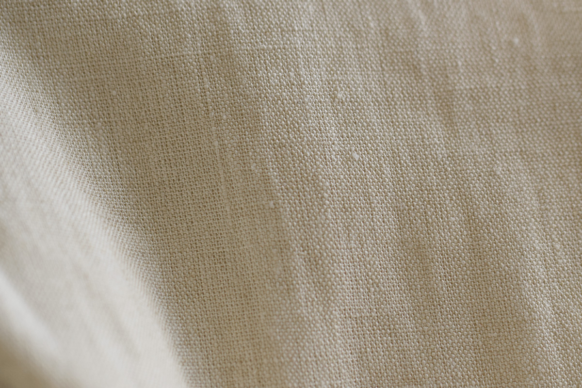 R & D.M.Co-(I[h}Ye[[)t fR[V {^ ru gFRILL DECOLATION BUTTON BIBh 7316