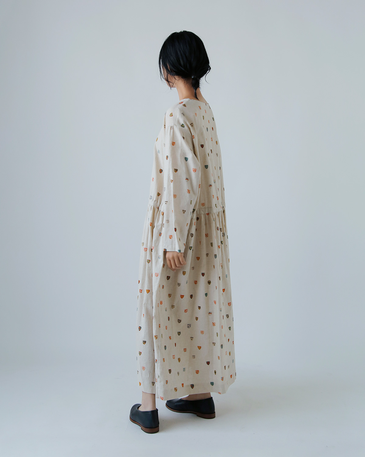 R & D.M.Co-(I[h}Ye[[)Rbg l R[gIuA[Y h[XgO hX gCOTTON LINEN COAT OF ARMS DRAWSTRING DRESSh 7493