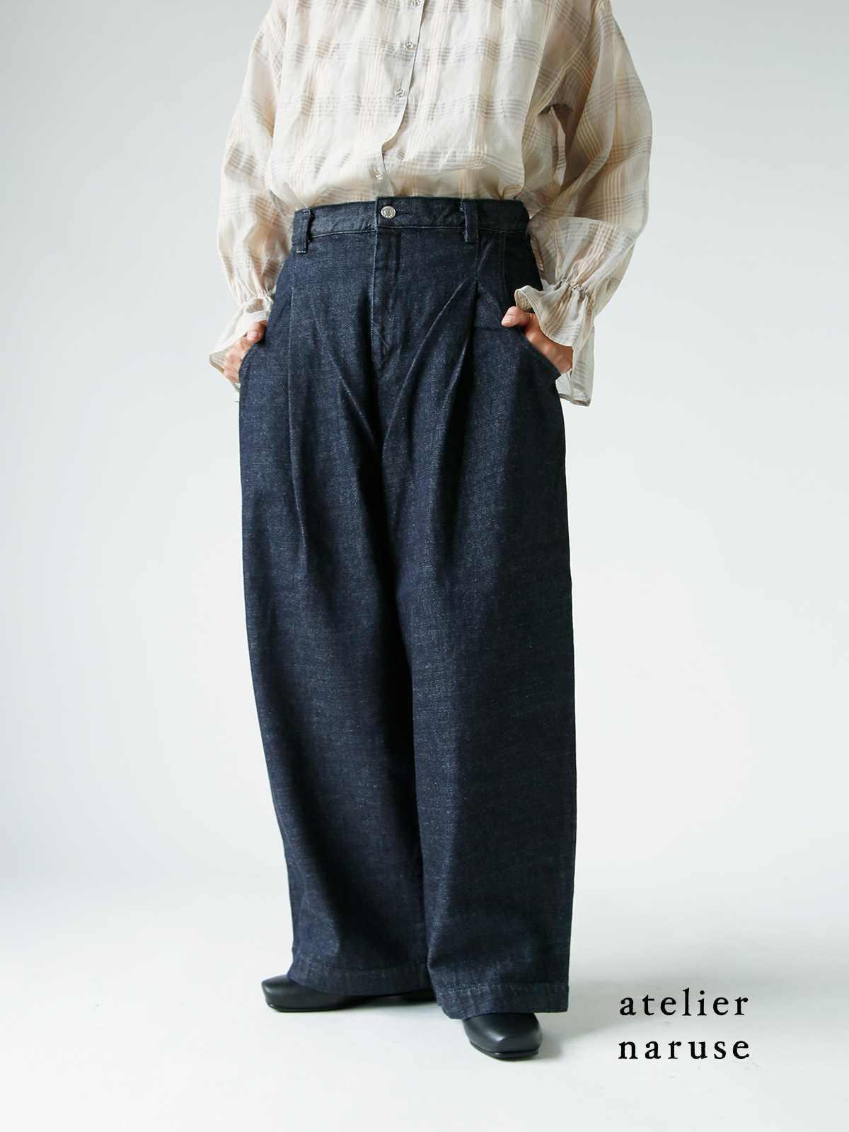 【25SS訳あり試着のみ】アトリエナルセ　コットンデニムタックパンツ　サイズ1 atelier naruse アトリエナルセ コットン デニム タック パンツ